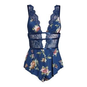 ✨ OH LA LA CHERI ~ NAEVA FLORAL ROMPER in Navy Rose – Size S/M ✨